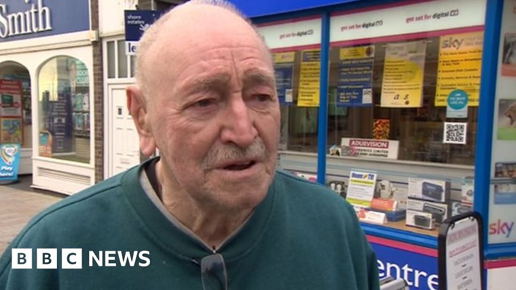 Residents react to Shoreham Airshow cancellation BBC News