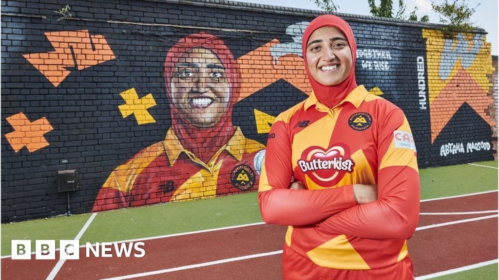 abtaha-maqsood-cricketer-gets-birmingham-school-mural