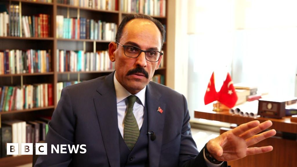 Turkey offensive: Erdogan spokesman defends new campaign - BBC News