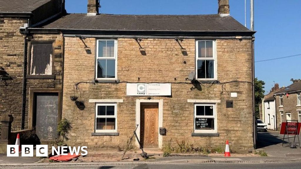 bbc.co.uk - William Morgan - Dilapidated 300-year-old Blackburn pub being knocked down