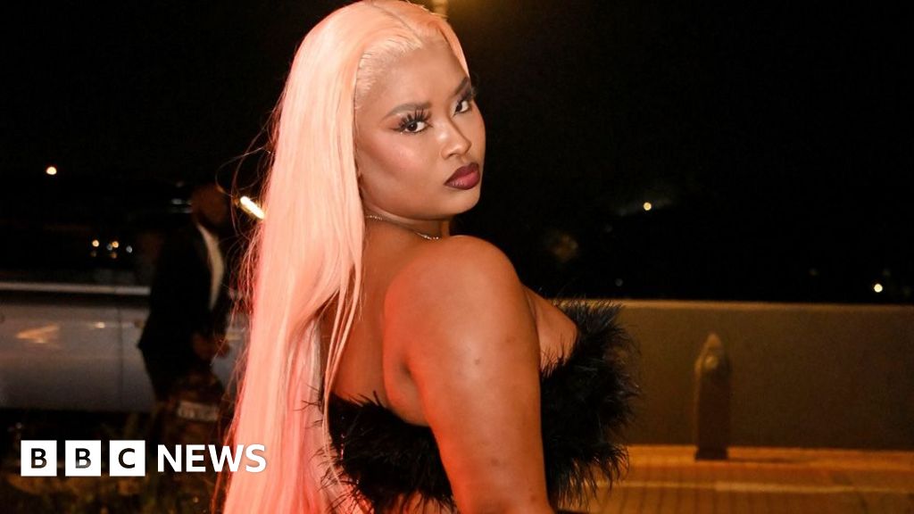 South African influencer apologises over viral Russian job videos