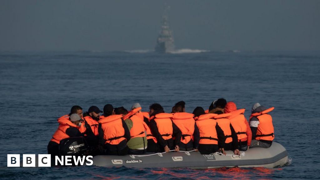 Channel migrants: More than 600 people cross in one day