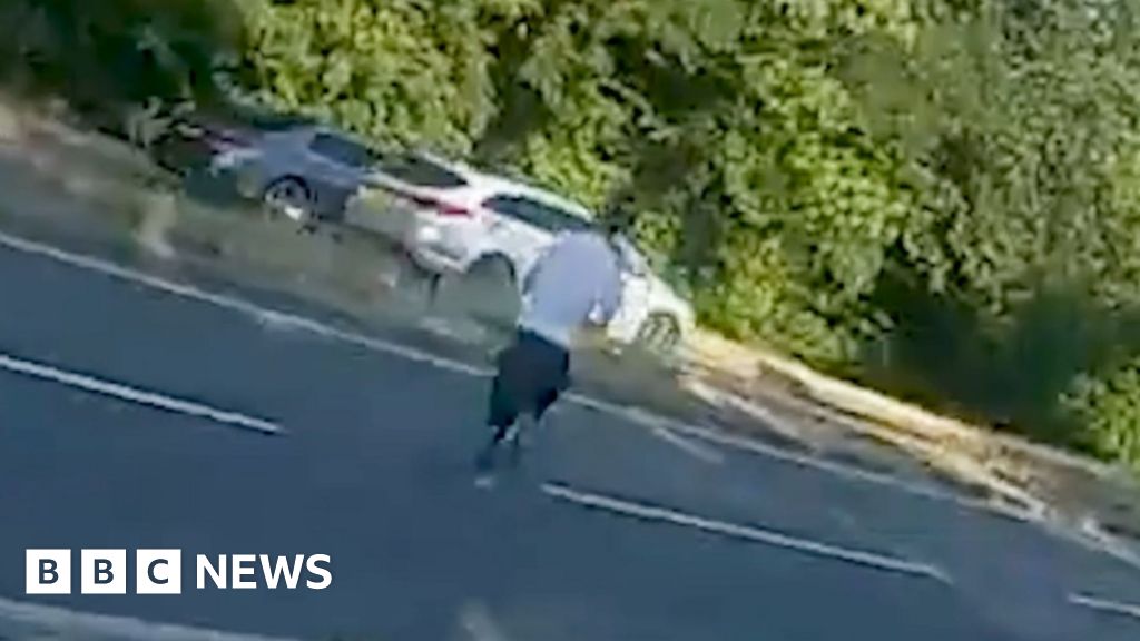 Watch: Shoplifter leads police on lengthy chase