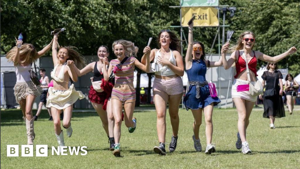 In Pictures: Fans feel the heat at TRNSMT 2025