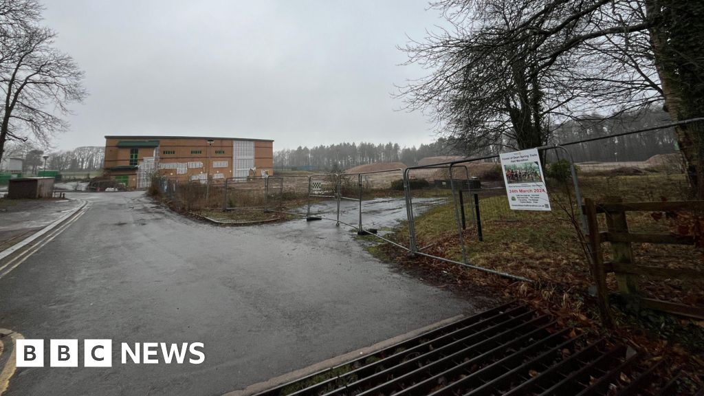 New Acres leisure centre plans approved - BBC News