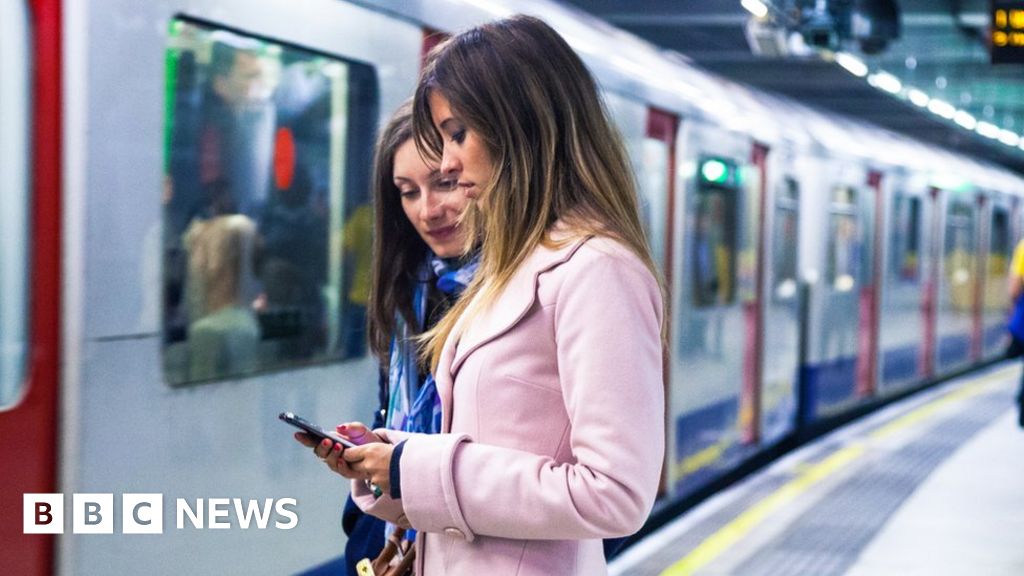 London Underground to get full 4G coverage - BBC News