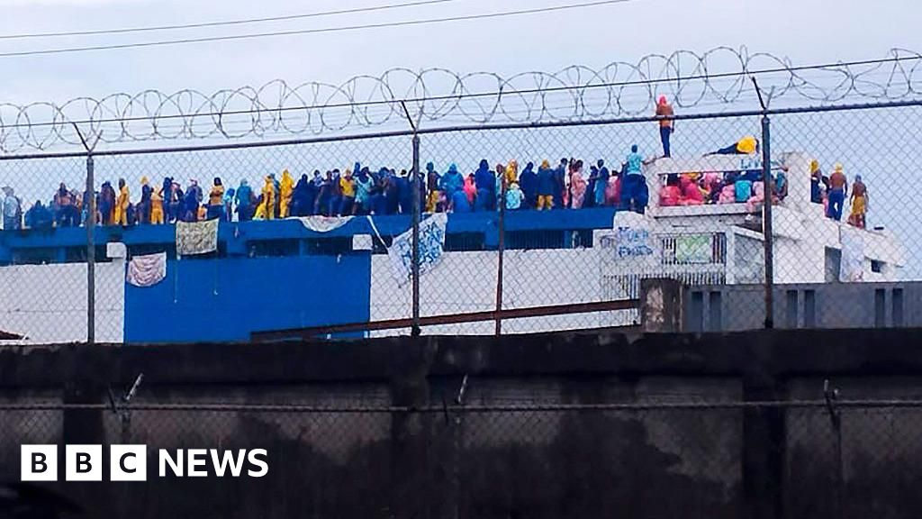 Venezuelan prison director sacked as inmates allege mistreatment