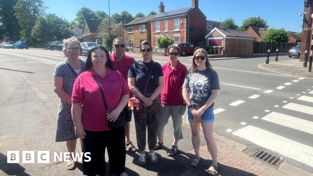 Parents fight to save school lollipop patrols