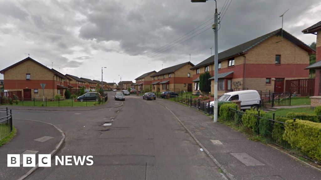Appeal over car seen at scene of Drumchapel shooting BBC News