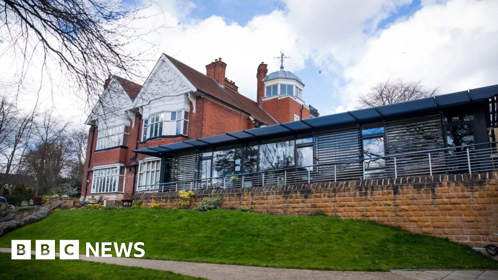 Nottinghamshire Hospice jobs at risk over 'funding crisis'