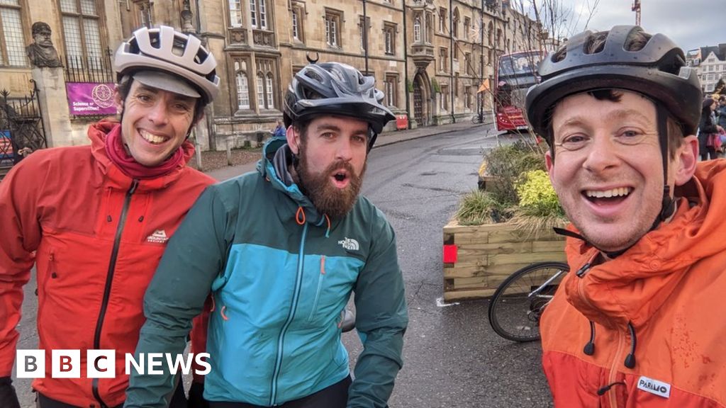 Le trio Bristol roule sur un vélo caritatif du Tour de France