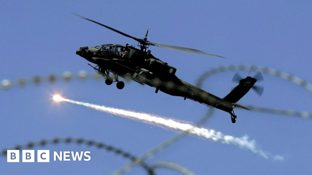 US extra troops to boost fight against IS in Iraq BBC News