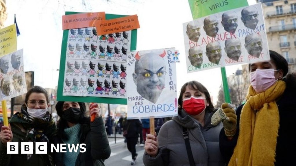 France to stop mandatory COVID-19 mask wearing in some primary schools