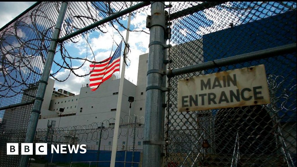 US jails begin releasing prisoners to stem Covid-19 infections