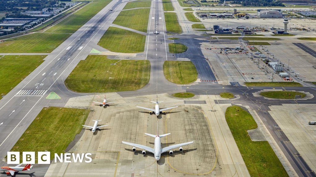 Gatwick Airport Presses Ahead With Second Runway Plans    107933852 Gatwickmilstein02 2 