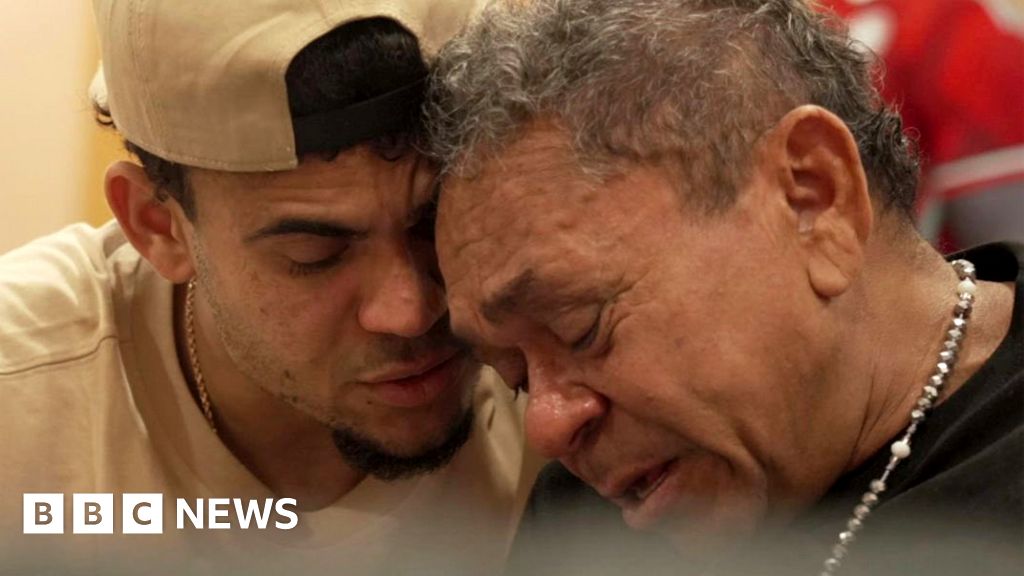 Footballer Luis Díaz reunited with father after kidnapping