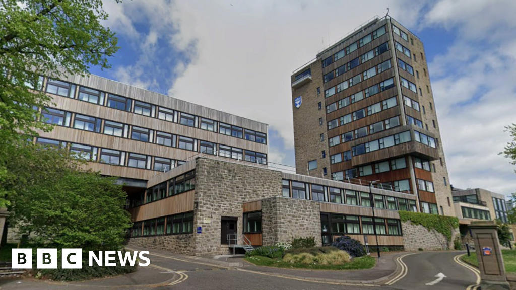 University of Dundee to cut 190 more jobs to save £20m