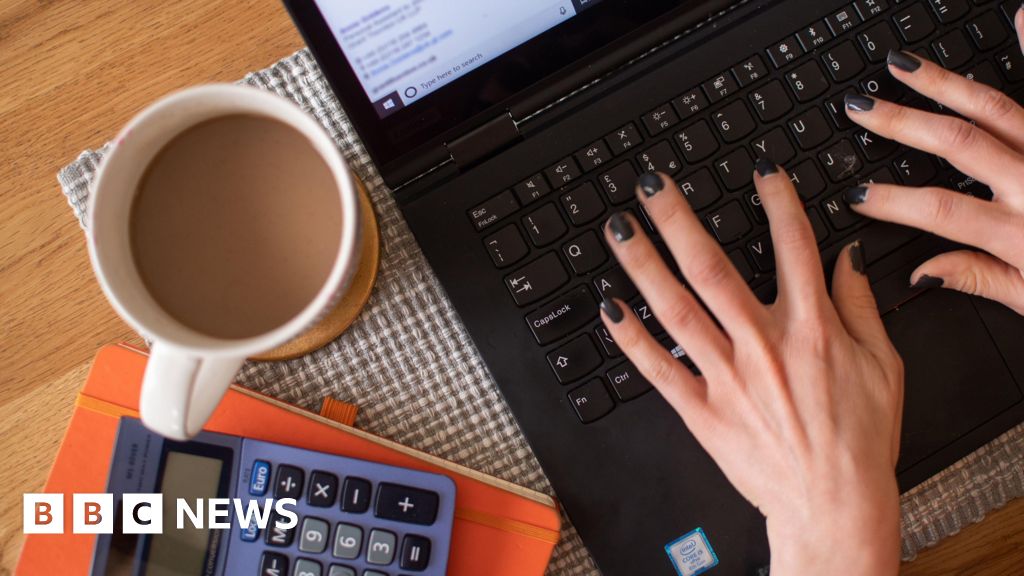 Civil servants must work in office 'two days a week'
