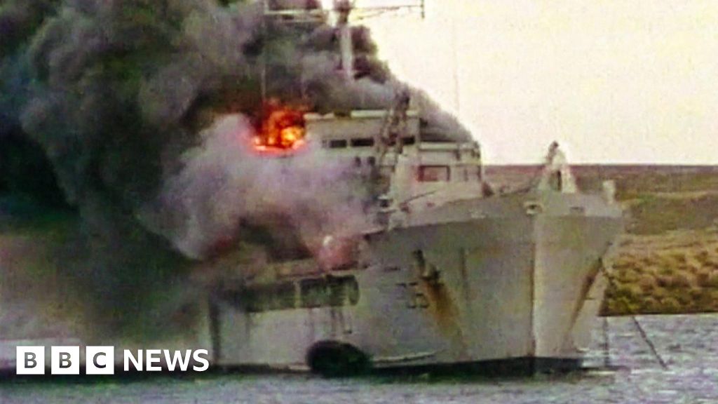 Troops cleared of blame over Falklands ship bombing