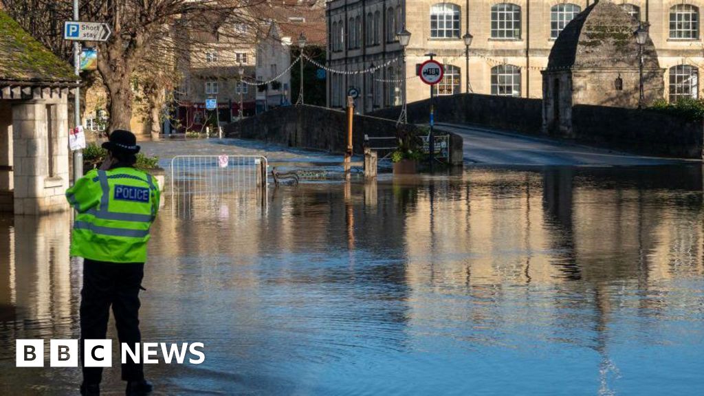 Fresh weather warning as cleanup continues