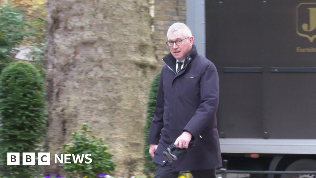 Starmer's director of communications Tim Allan quits