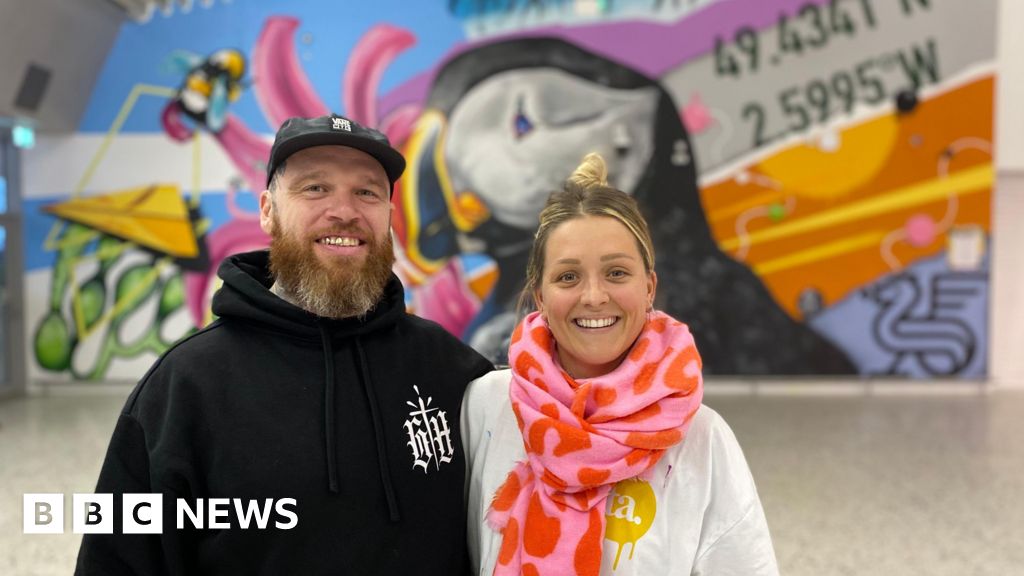 Guernsey Airport's huge welcome mural unveiled