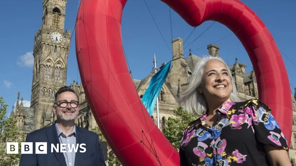 bbc.co.uk - Tim Dale - New Year Honours for Bradford City of Culture pioneers - BBC News