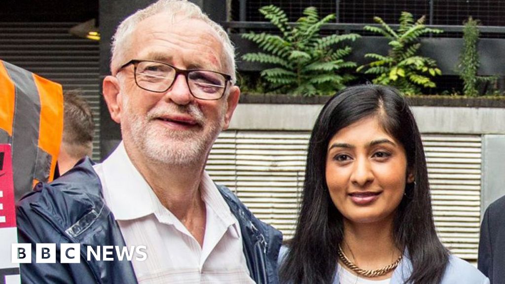 Jeremy Corbyn confirms launch of new political party