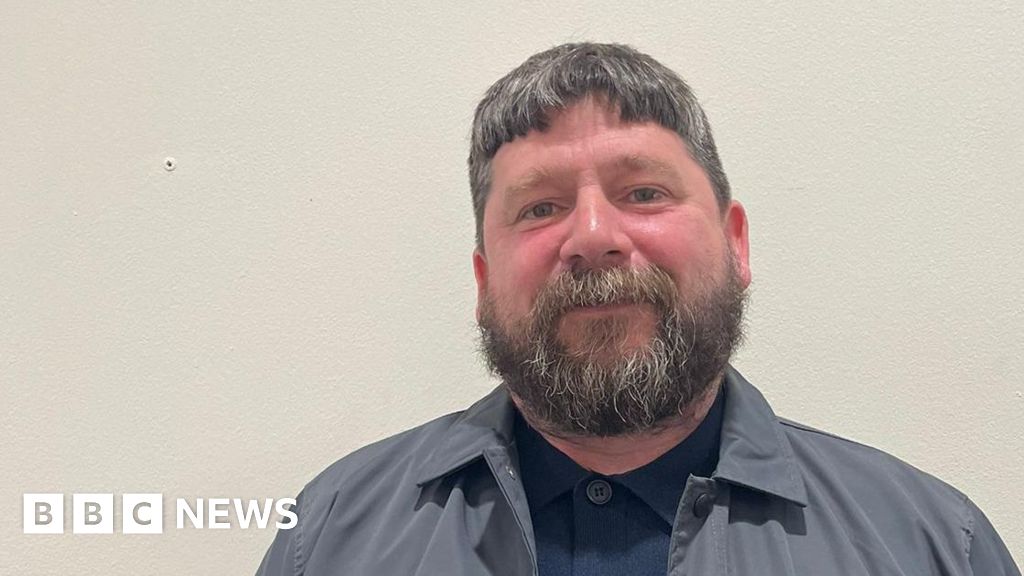 Burger kitchen boss defends turning away people with allergies