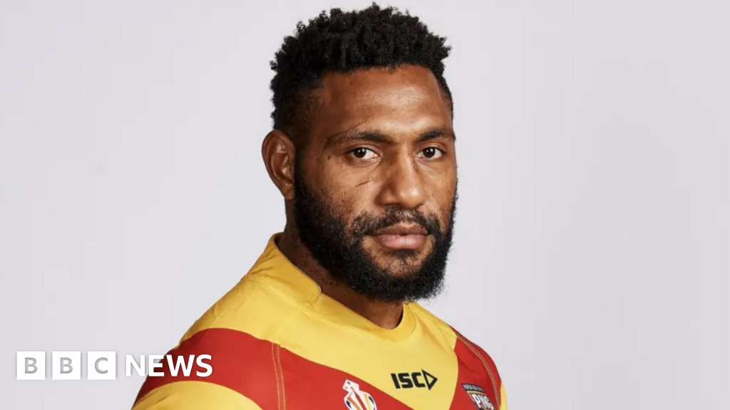 Mantan pemain Bradford Bulls Keven Appo yang dituduh melakukan pemerkosaan melarikan diri dari Inggris