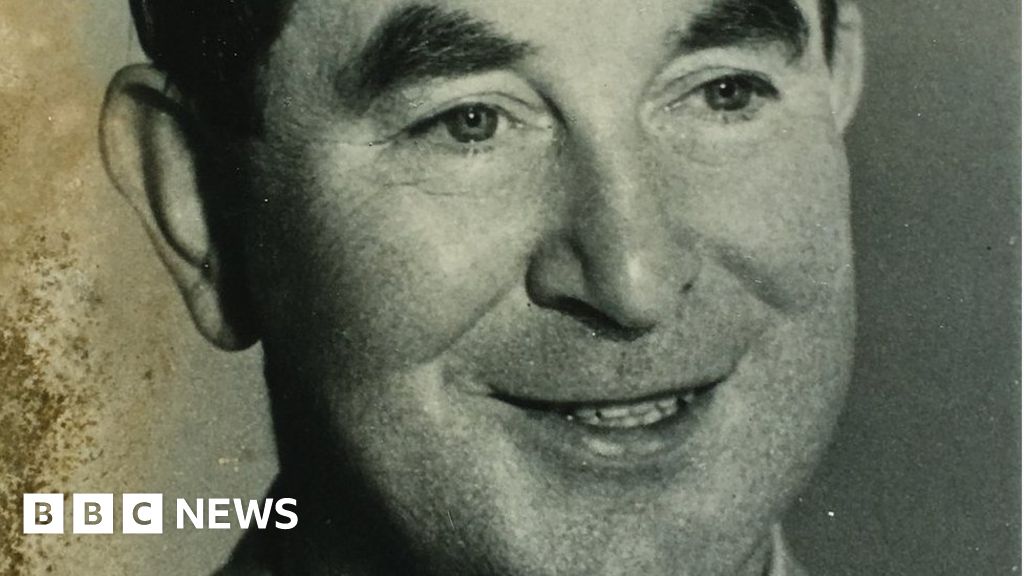 Arthur Woodburn: The man who went from conshie to leader - BBC News