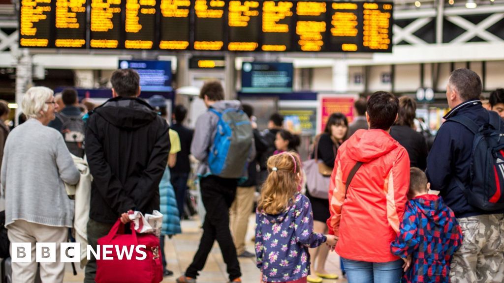 GWR and Chiltern Railways warn of weekend travel disruption