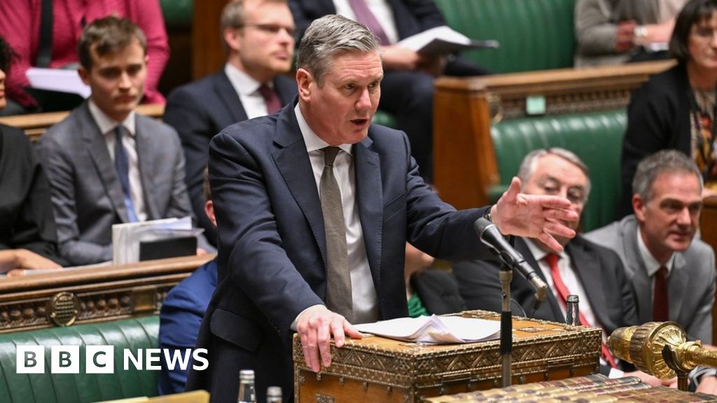 Budget tax cuts are a Tory con, says Keir Starmer