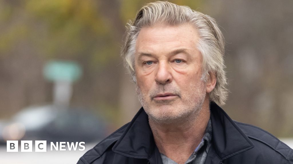 Alec Baldwin to be charged with involuntary manslaughter over Rust shooting