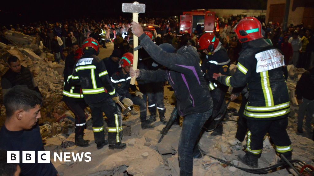 Поне 19 души бяха убити и още 16 бяха ранени