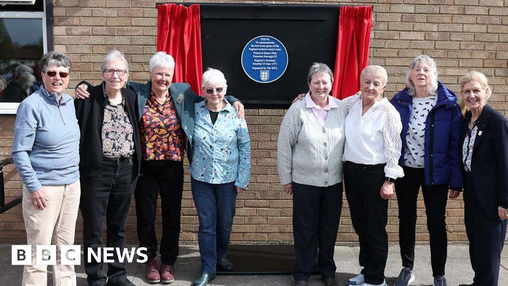 bbc.co.uk - Vanessa Pearce - Blue plaque in Nuneaton marks Lionesses' first home game