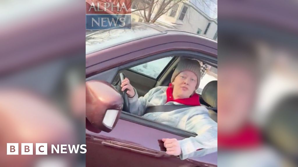 Появи се видео заснето от американския имиграционен агент който простреля