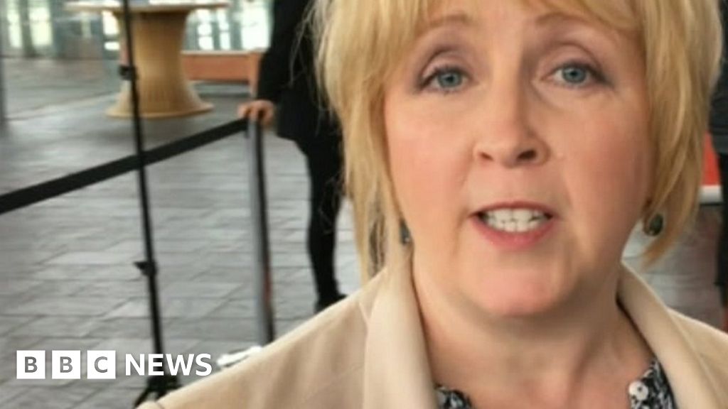 Suzy Davies: People of any age can help save a life - BBC News