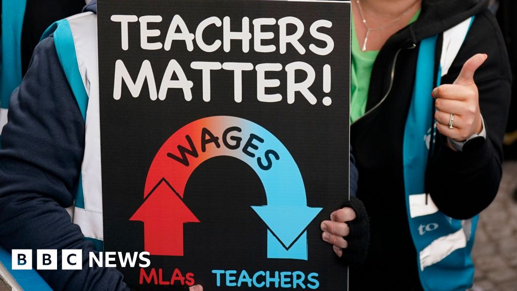 'Misinformation' a factor in teachers rejecting pay offer