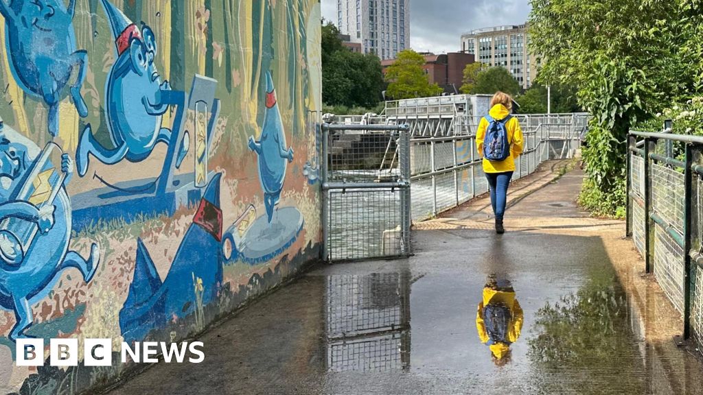 Rediscovered Photos Reveal 1980s Life in Northern England