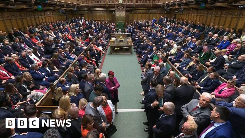 All six of Cornwall’s new MPs swear oaths in Cornish