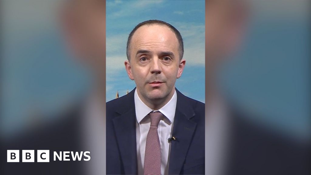 Louise Thompson presses health secretary on date to appoint commissioner