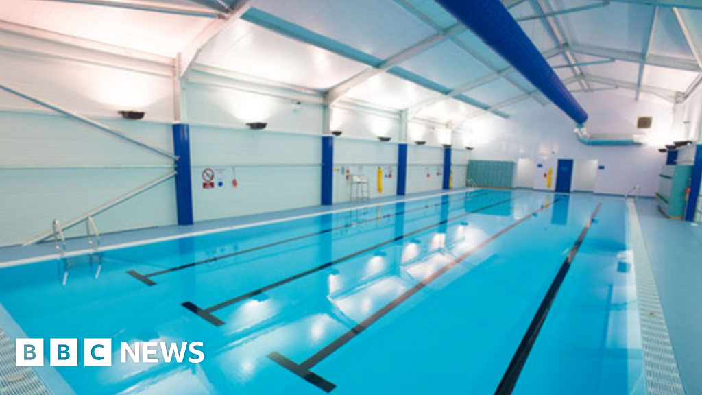 Reading Needs 50m Swimming Pool Despite Council Plans Bbc News