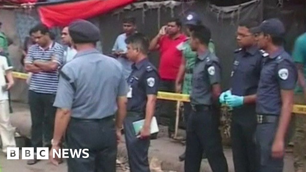 Top Bangladesh policemans wife killed photo