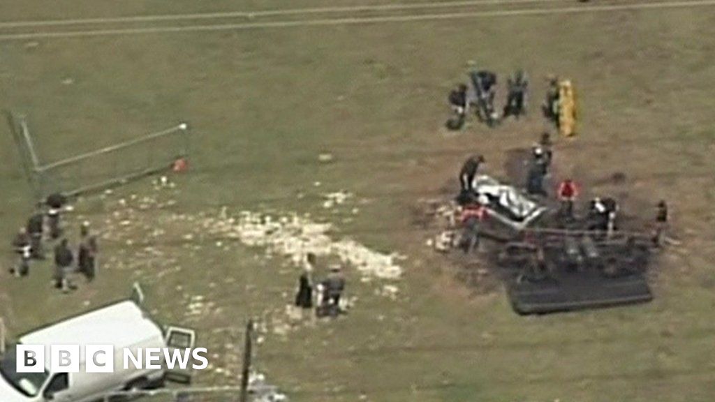 Texas hot air balloon crash kills 16 BBC News(02)