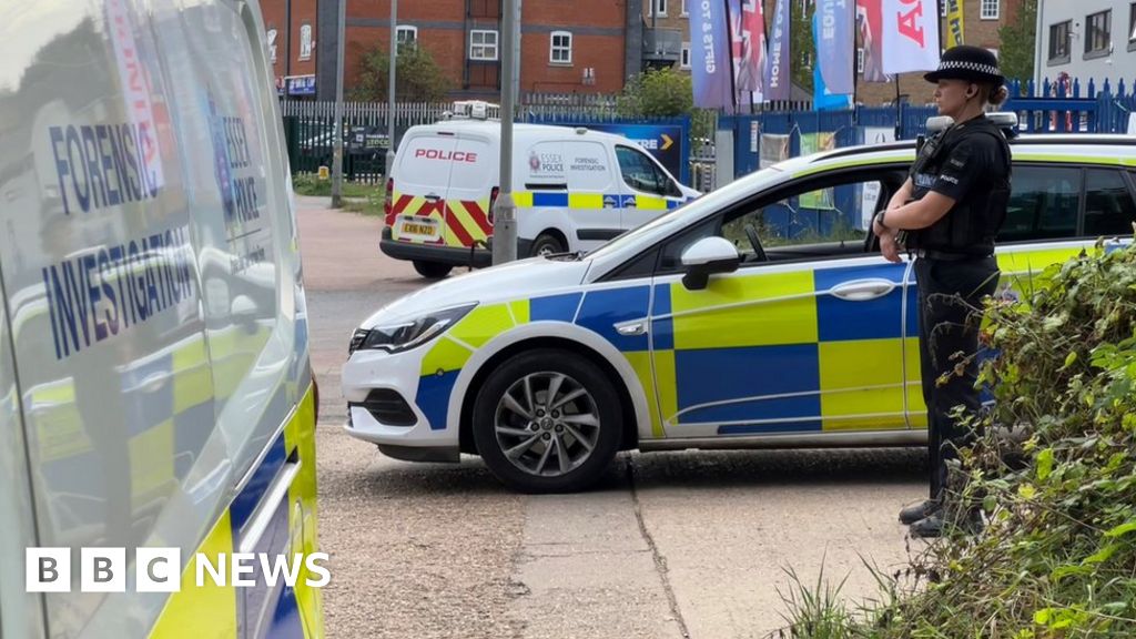 Colchester Murder Inquiry After Seriously Injured Man Dies - BBC News