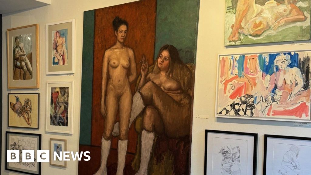 Gallery defies police and puts more nudes on show