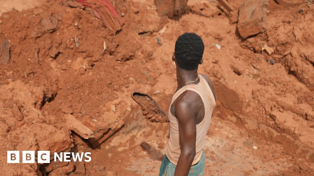 Nigeria floods: Death toll hits more than 200, officials say