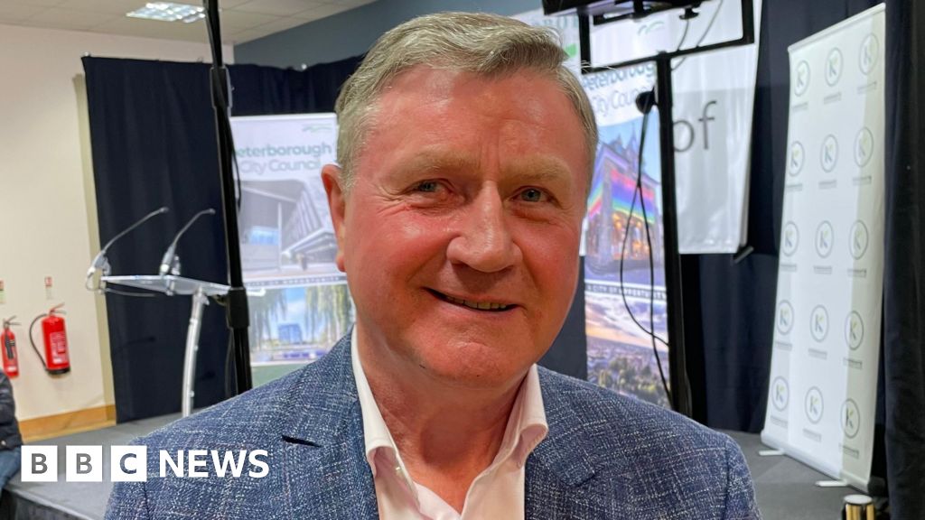 bbc.co.uk - No confidence' motion published ahead of Peterborough meeting - BBC News
