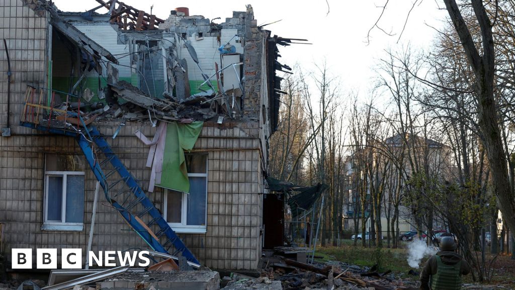 Война в Украйна: Киев ударен от най-големия дрон от началото на войната
